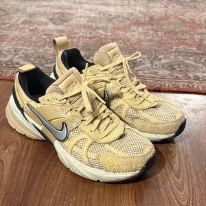 Nike Tan and Black Athletic Shoes